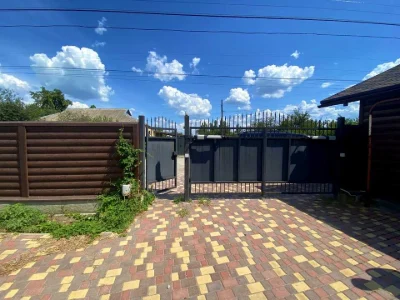 Дом. улица Юрия Лисянского, Днепр