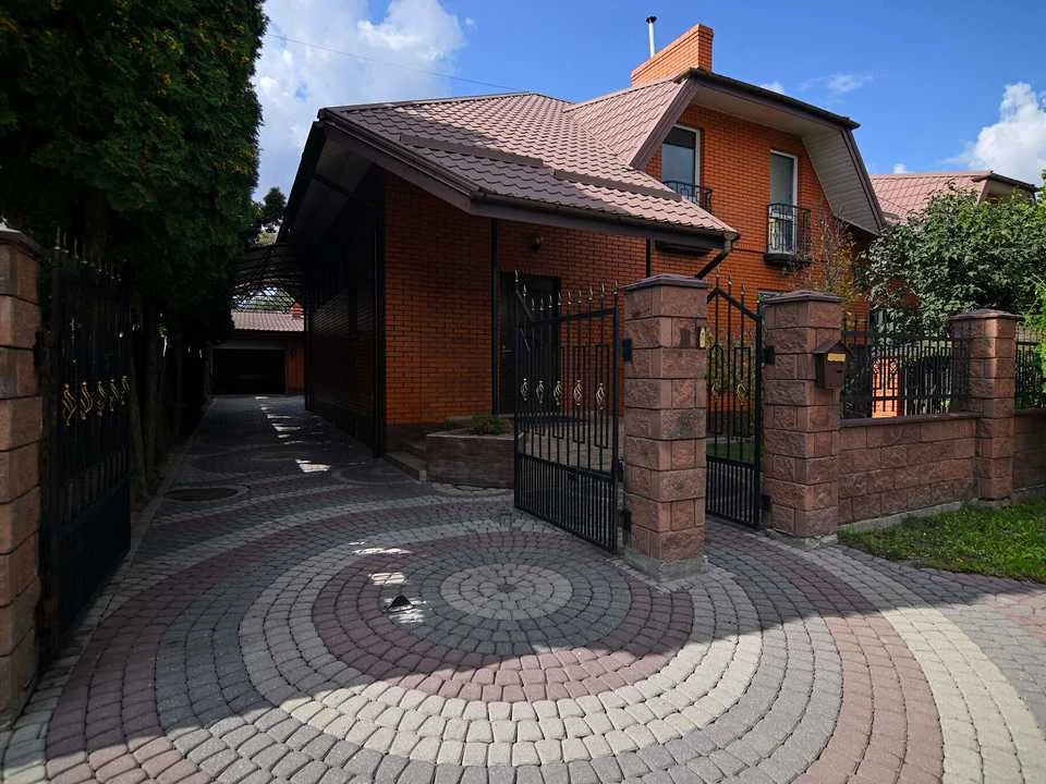 Будинок. Рівне, Центральної Ради вул.