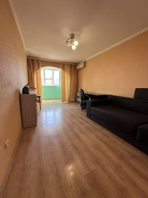 Продажа квартиры в центре.