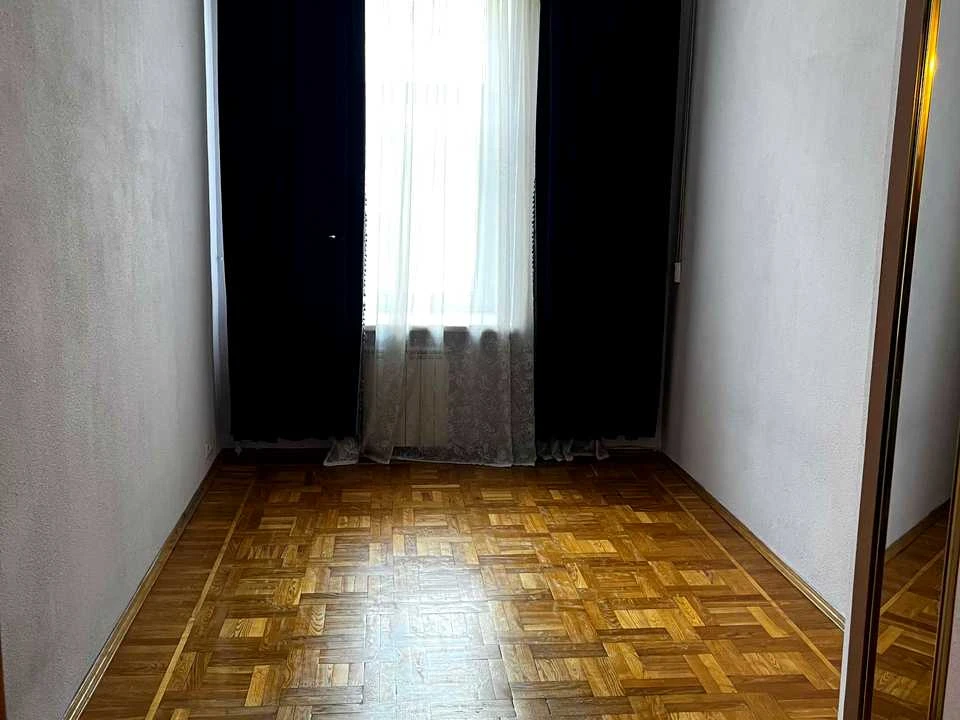 Квартира. Киев, Олеся Гончара ул.