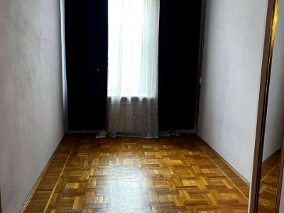 Квартира. Киев, Олеся Гончара ул.