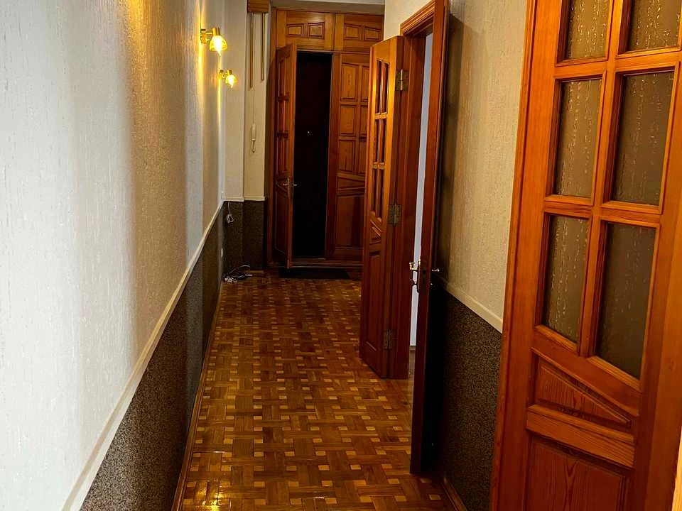 Квартира. Киев, Олеся Гончара ул.