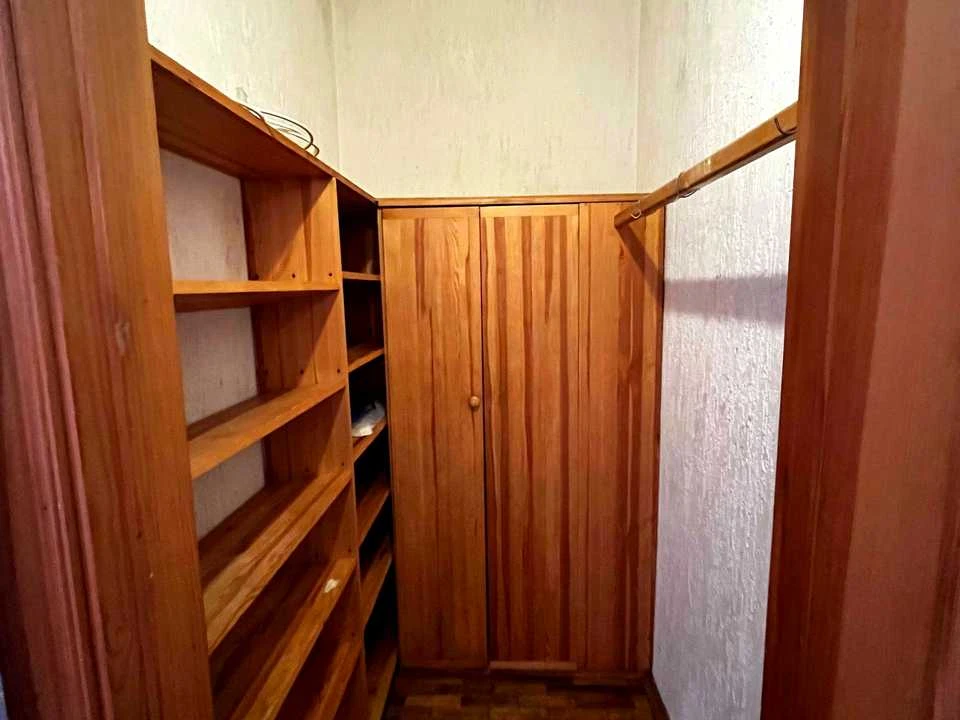 Квартира. Киев, Олеся Гончара ул.