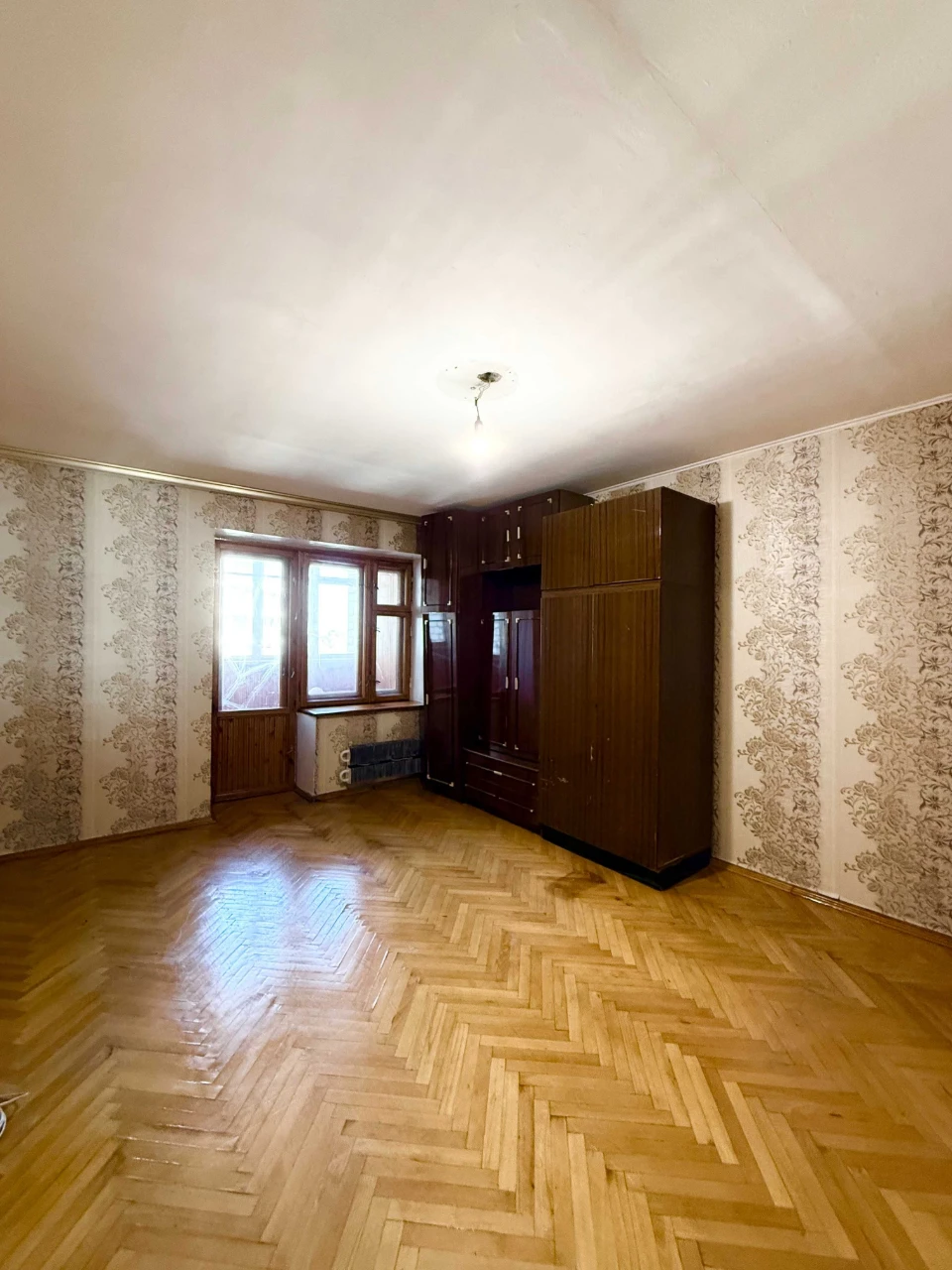 Продаж квартири біля Парку з озером, станція метро Позняки в