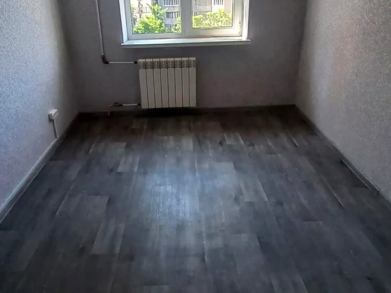 Продается комната в четырехкомнатной секции общежития 17.9 м² на 5-м этаже 16-этажного дома.