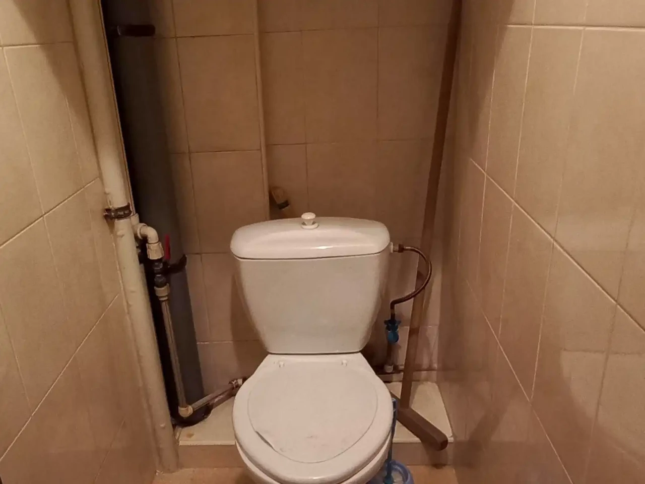 Продается комната в четырехкомнатной секции общежития 17.9 м² на 5-м этаже 16-этажного дома.