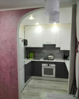 3-room apartment for sale near Palats Sportu metro station, Novye Doma district