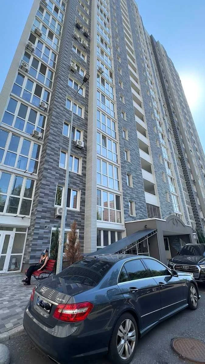 Продается 1-комнатная квартира с ремонтом, ул. Ревуцкого, 54Б, ЖК «РЕВУЦЬКИЙ»