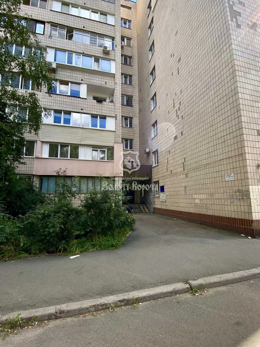 Квартира, 2 комнаты. Жилое состояние. Александра Довженко, 14Б, Шуляв