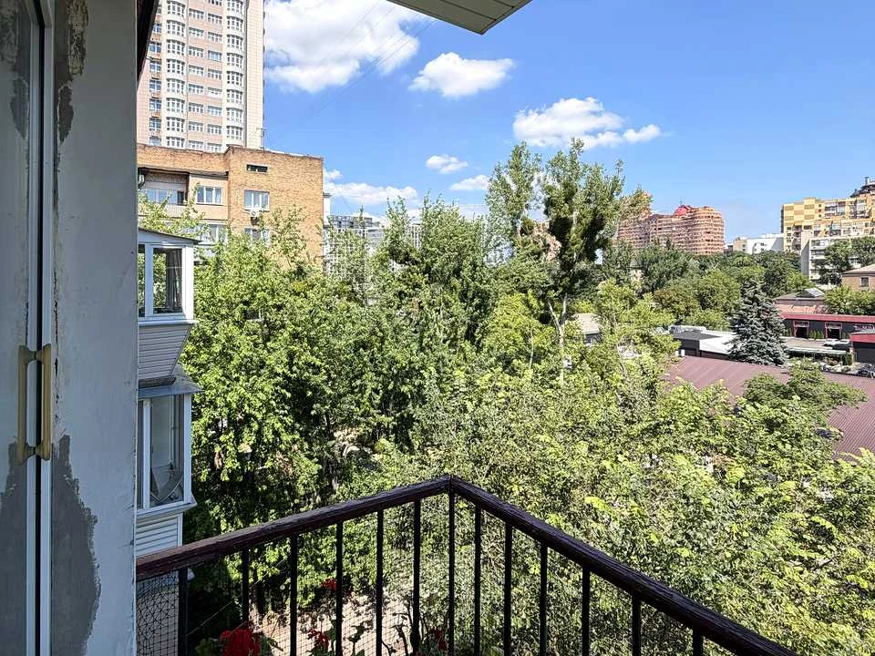 Квартира. Киев, ул. Иоанна Павла II