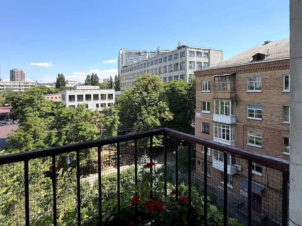 Квартира. Киев, ул. Иоанна Павла II