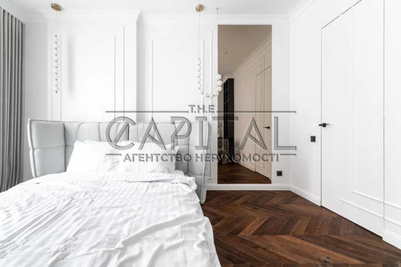 Invertor Stylish apartment in business-class residential complex Novopecheri Lypky
