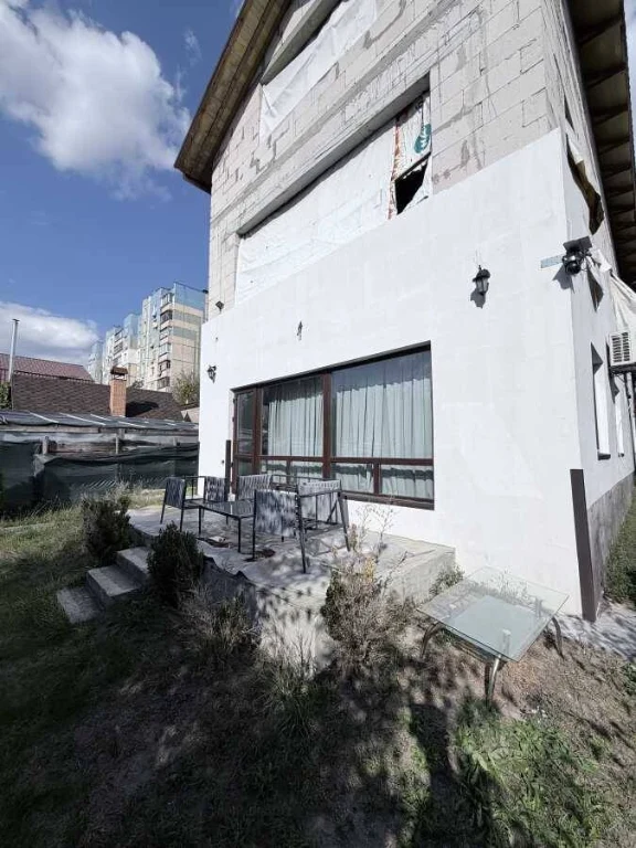 Продам 3-к будинок Київ, Деснянський, Броварський просп, 47а