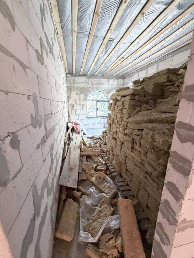 For Sale: 3-Bedroom House, Kyiv, Desnianskyi, Brovarskyi Prospect, 47a