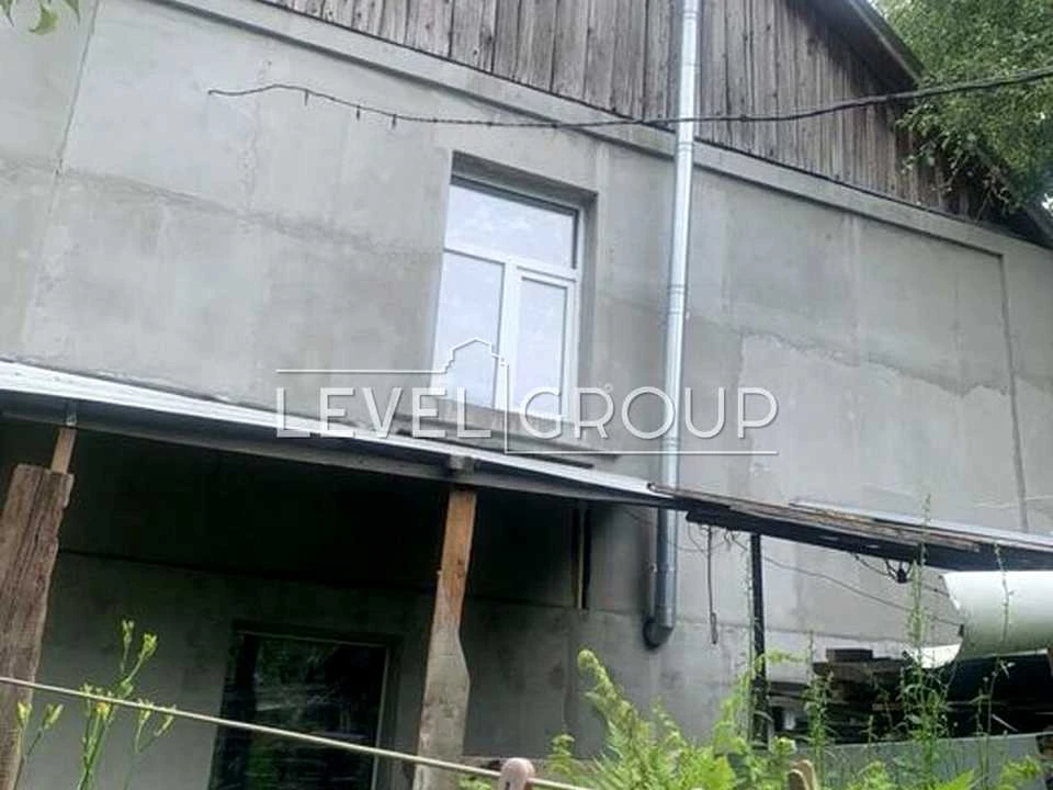 Дом. Сквирская улица, Ширма