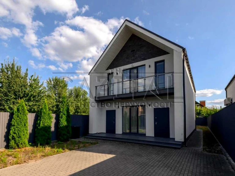 House. Berezova Street, Kyiv