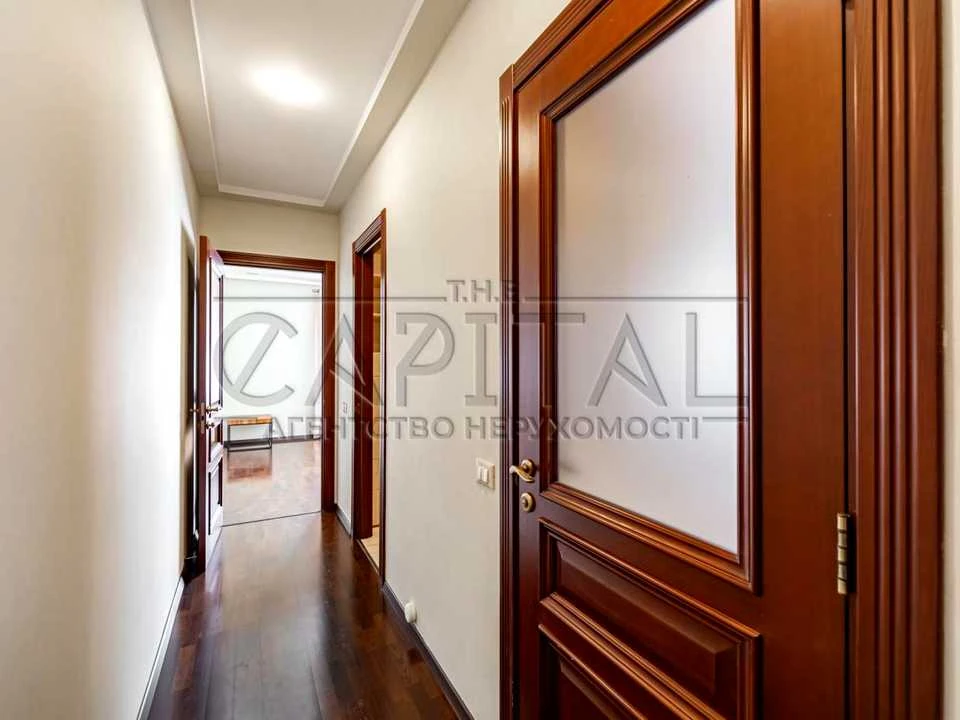 House. Kyiv, вул. Богатирська