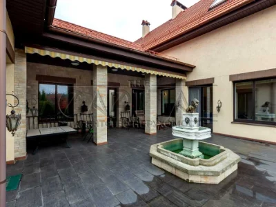 House. Kyiv, St. Dnystrovska