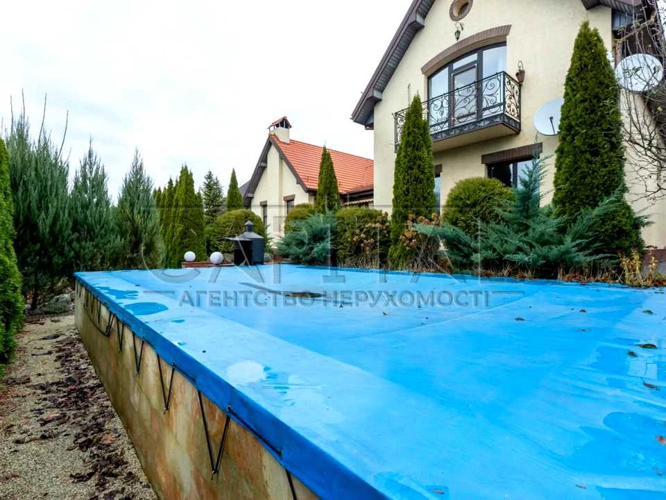 House. Kyiv, St. Dnystrovska