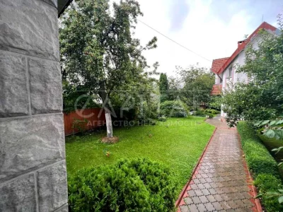 House. Kyiv, вул. Mendeleeva