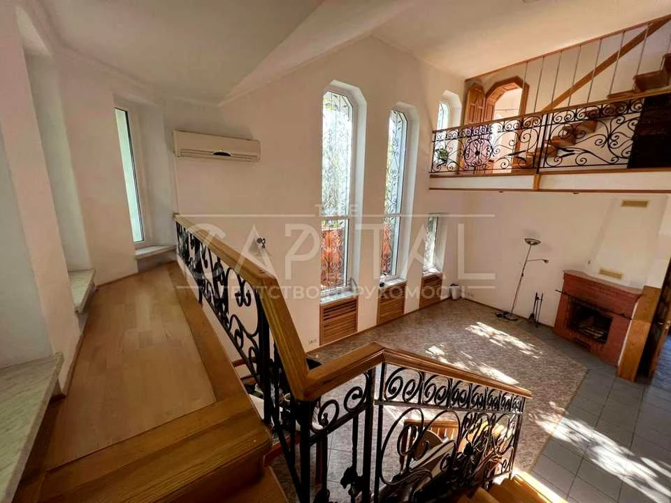 House. Kyiv, вул. Mendeleeva