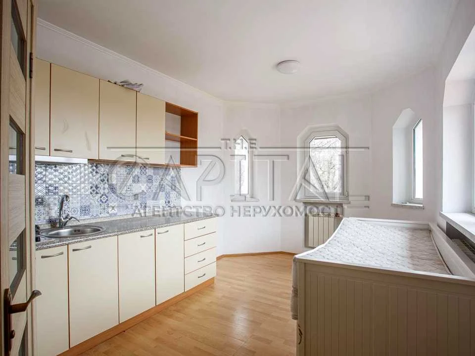House. Kyiv, вул. Mendeleeva