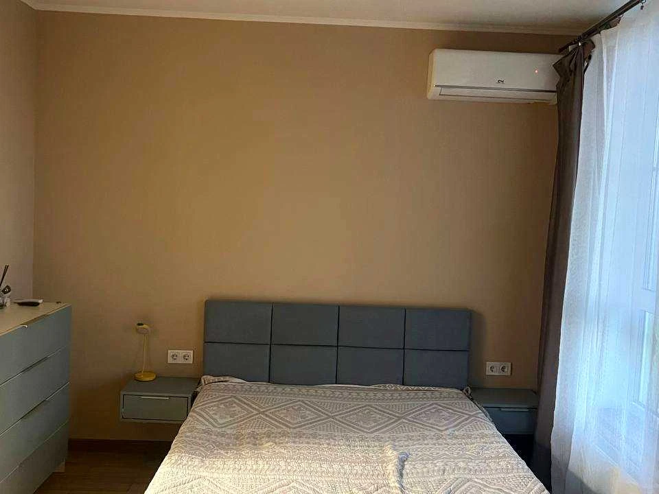 Квартира. Киев, улица Олеся Бердника, ЖК Нивки парк