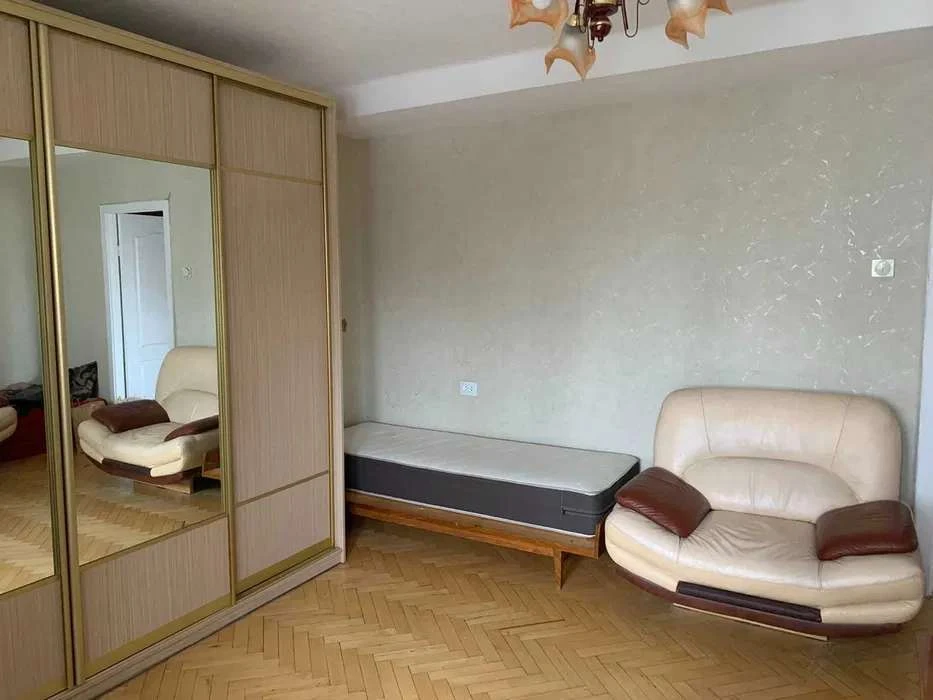 Сдается 1-комнатная квартира 34 м², Русановский бульвар, 11