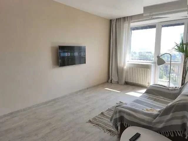 For Sale: 2-bedroom apartment on Yavornytsky Street, Nagorka