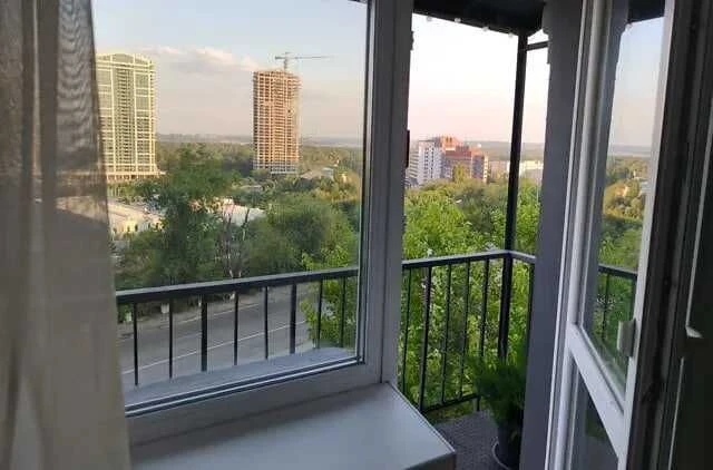 For Sale: 2-bedroom apartment on Yavornytsky Street, Nagorka