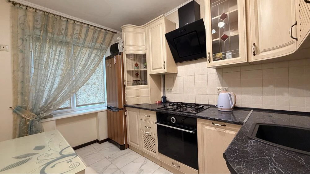 3-room apartment in the 12th district