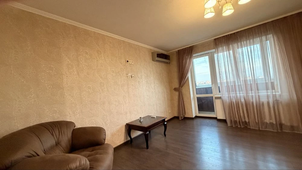 3-room apartment in the 12th district