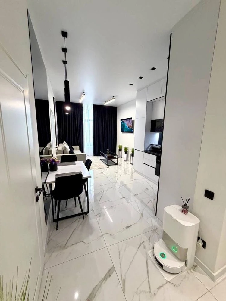 Apartment for sale with major renovation! Two separate bedrooms