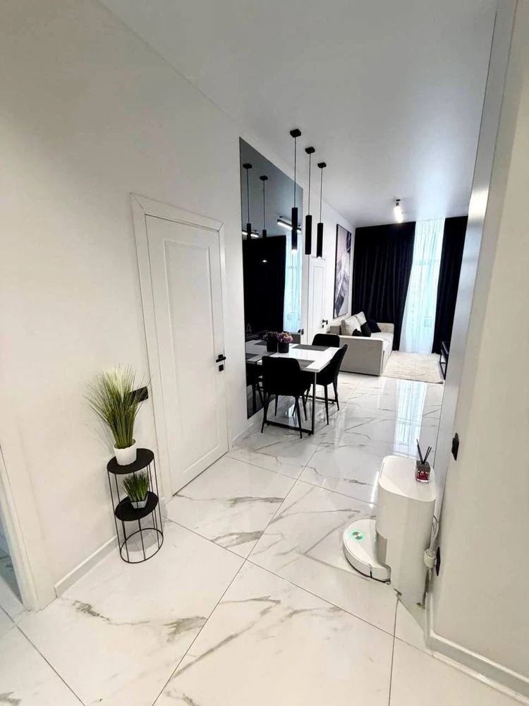 Apartment for sale with major renovation! Two separate bedrooms