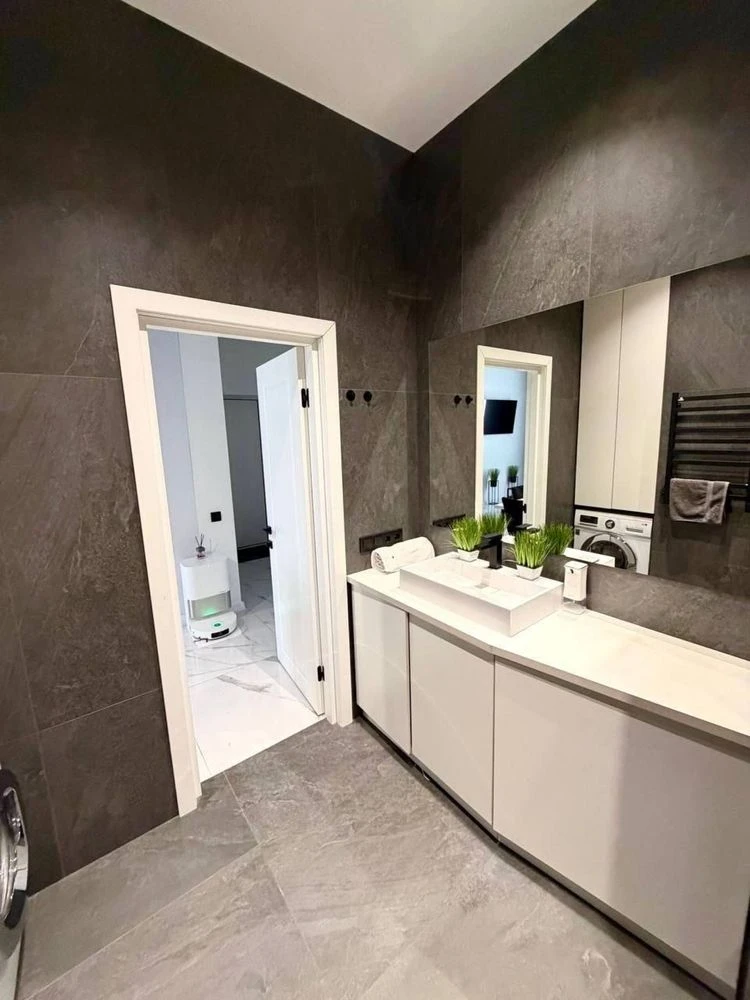 Apartment for sale with major renovation! Two separate bedrooms