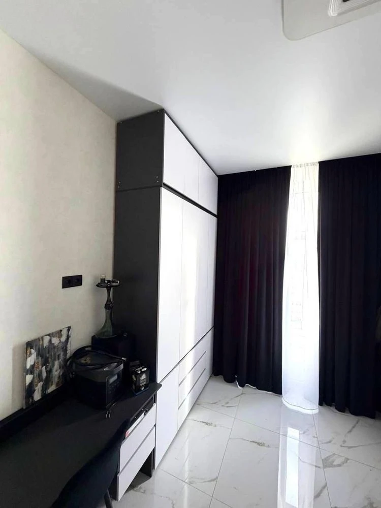 Apartment for sale with major renovation! Two separate bedrooms