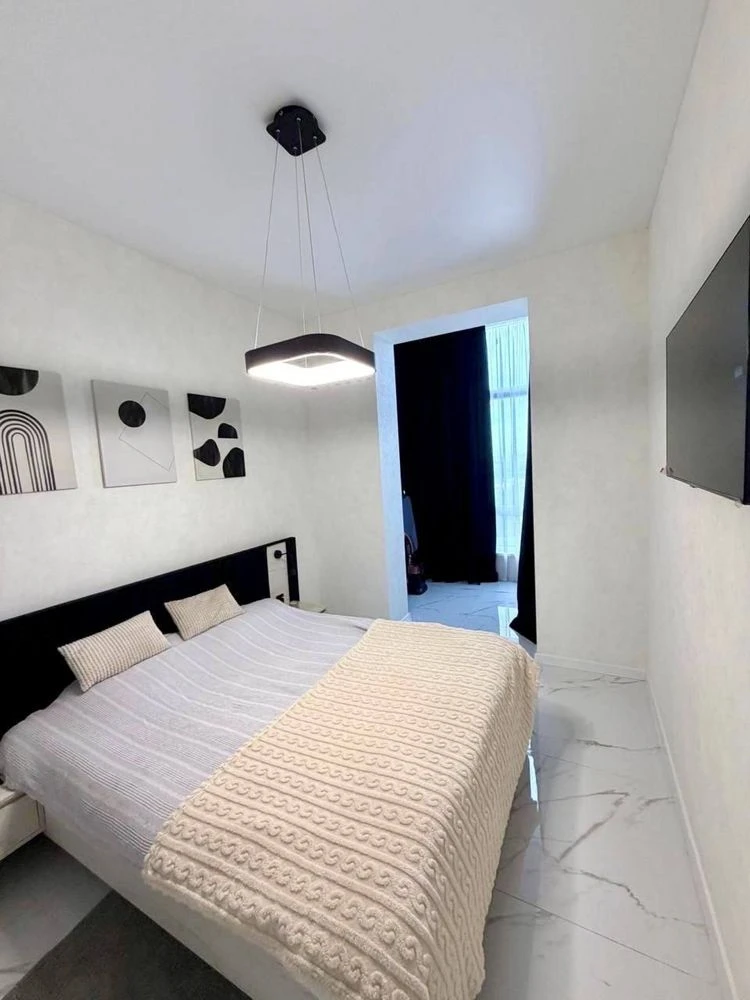 Apartment for sale with major renovation! Two separate bedrooms