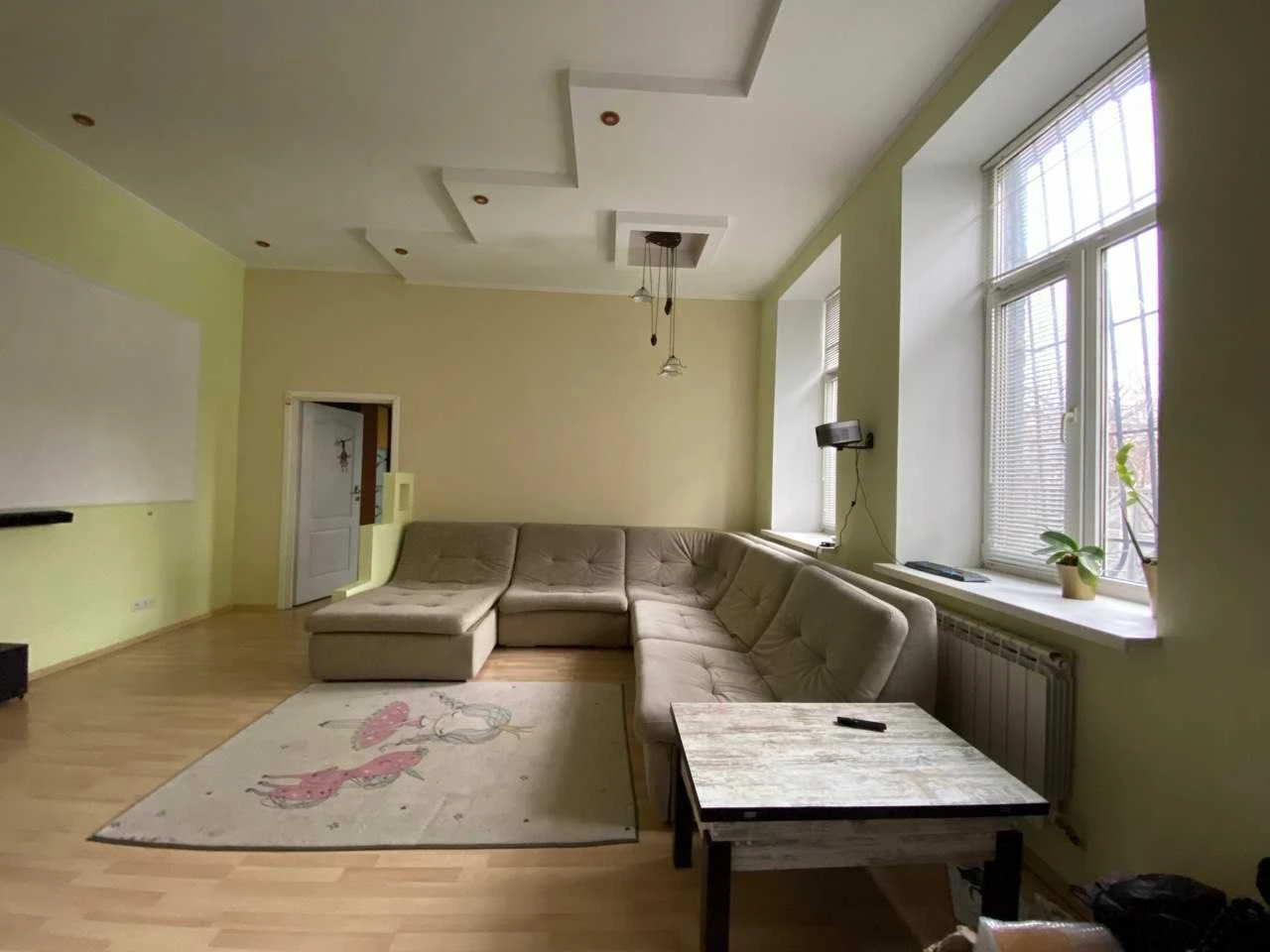 For Sale: 3-Bedroom Apartment in Nagorka