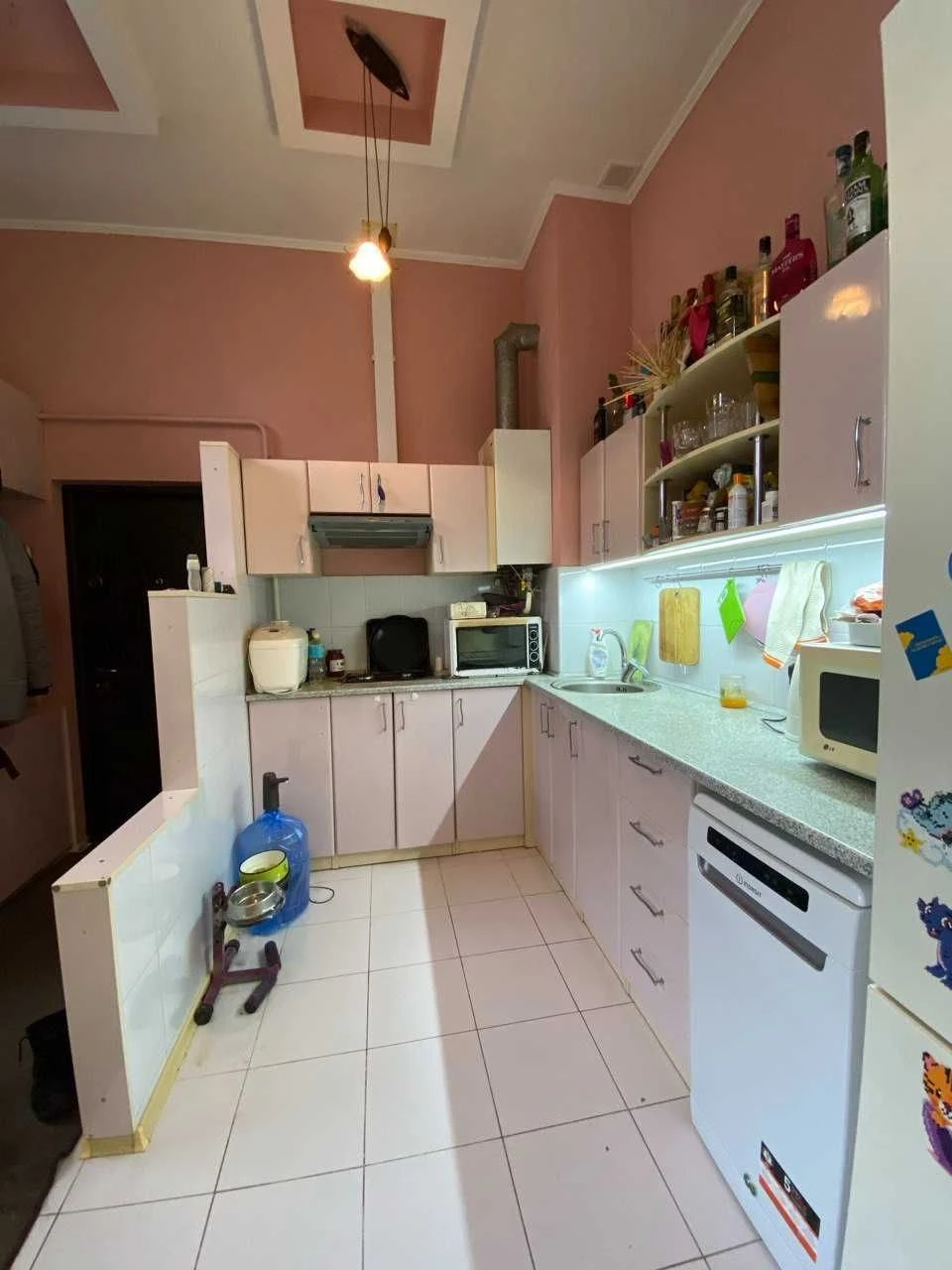 For Sale: 3-Bedroom Apartment in Nagorka