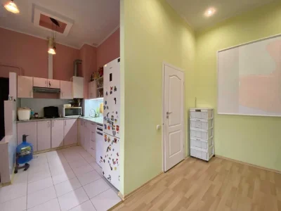 For Sale: 3-Bedroom Apartment in Nagorka