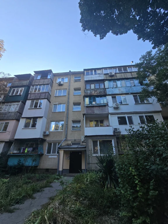 Продается 3-комнатная квартира на Таирове.