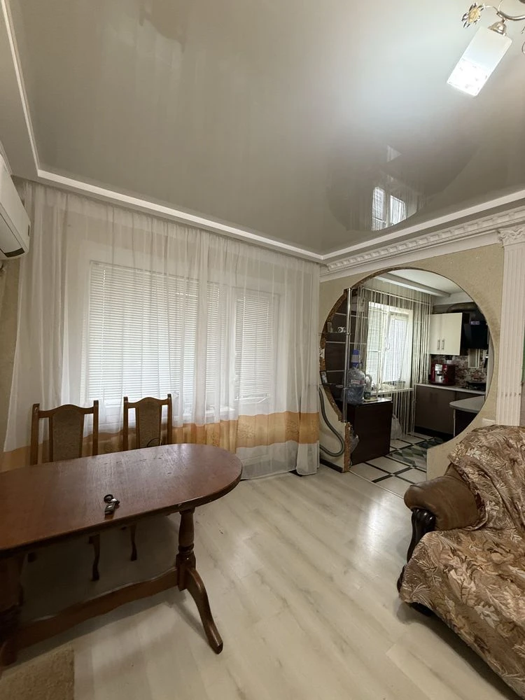 Продам 3 кімнат. Правый берег. Вул. Счастлива. Найкраща локація