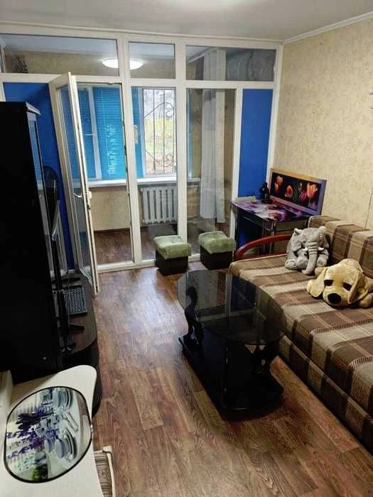 2 кімнат квартира, 1 поверх з балконом, на Бабурке, вул. Лахтінська