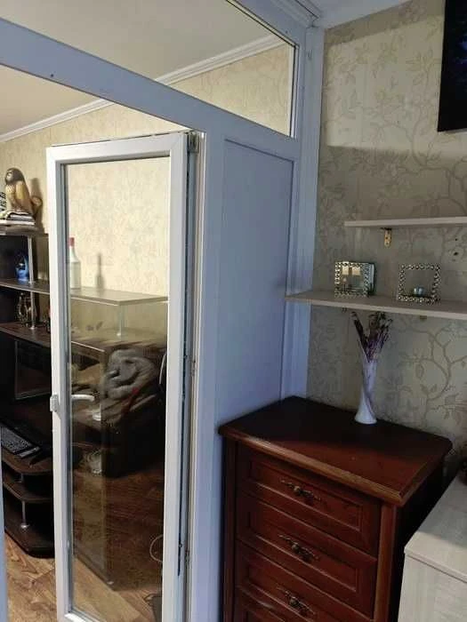 2 кімнат квартира, 1 поверх з балконом, на Бабурке, вул. Лахтінська