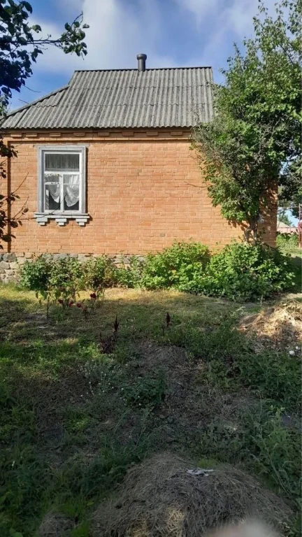 House with annex on 30.49 acres of land