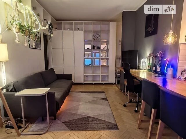 Продаж 2к квартири 45 кв. м на вул. Госпітальна 2 • ID 34730
