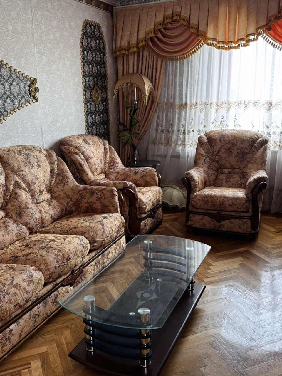 2 кімнатна квартира на площі Соборній з роздільними кімнатам
