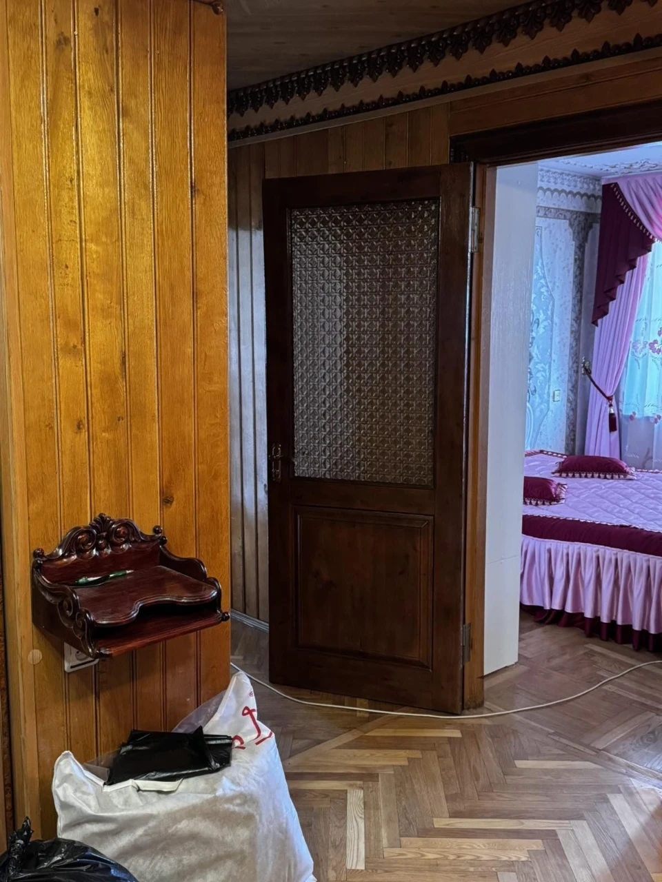 2 кімнатна квартира на площі Соборній з роздільними кімнатам