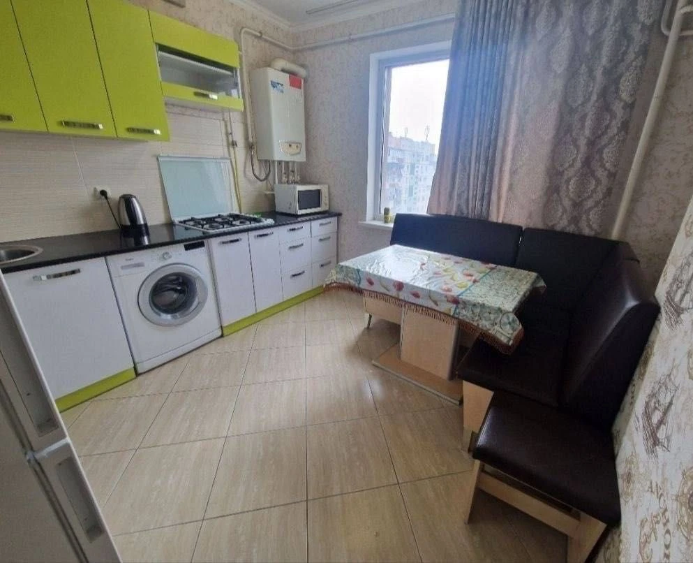 Продам 1 кім в центрі