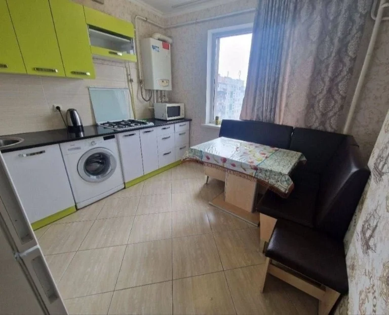 Продам 1 кім в центрі